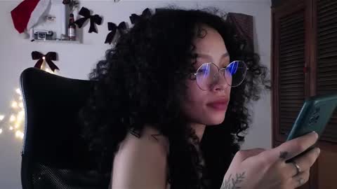 Emily online show from December 10, 5:33 pm