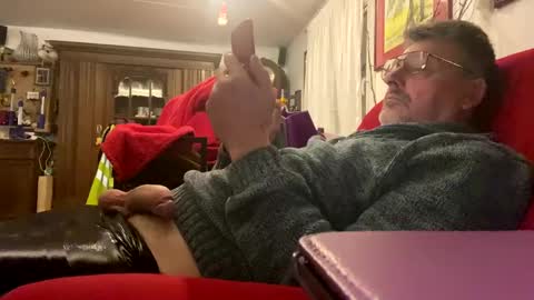 Snapshot of trebgeis1 chatting on February 20, 5:40 pm trebgeis1 online show from February 20, 5:40 pm