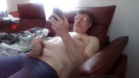 Snapshot of trebgeis1 chatting on April 28, 4:34 pm trebgeis1 online show from April 28, 4:34 pm