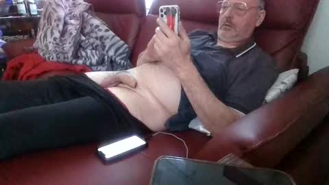 Snapshot of trebgeis1 chatting on May 1, 11:15 am trebgeis1 online show from May 1, 11:15 am