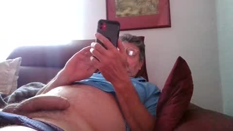 Snapshot of trebgeis1 chatting on July 17, 5:25 am trebgeis1 online show from July 17, 5:25 am
