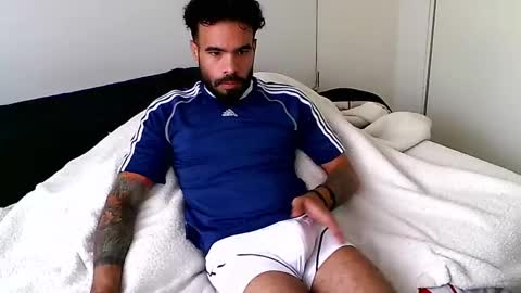 Snapshot of treborshunter chatting on February 17, 4:59 pm Hunter man online show from February 17, 4:59 pm