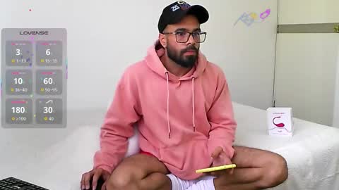 Snapshot of treborshunter chatting on February 19, 6:37 pm Hunter man online show from February 19, 6:37 pm