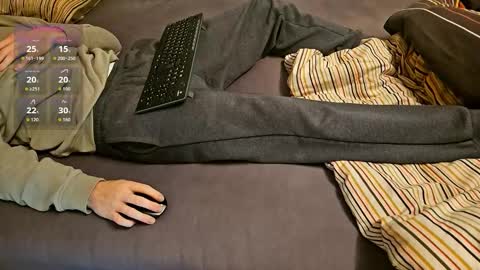 tree1989 online show from October 31, 4:30 pm