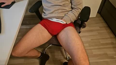 tree1989 online show from March 7, 8:50 pm