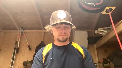Snapshot of treeman817 chatting on April 28, 7:52 pm treeman817 online show from April 28, 7:52 pm