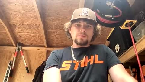 Snapshot of treeman817 chatting on May 6, 8:47 pm treeman817 online show from May 6, 8:47 pm