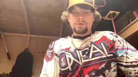 Snapshot of treeman817 chatting on May 13, 12:41 am treeman817 online show from May 13, 12:41 am