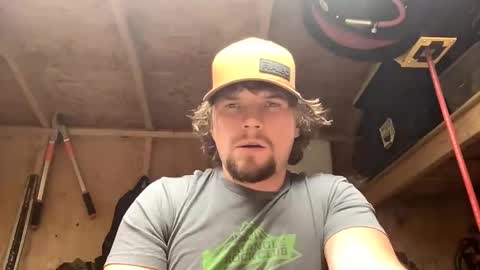 Snapshot of treeman817 chatting on May 14, 12:39 am treeman817 online show from May 14, 12:39 am