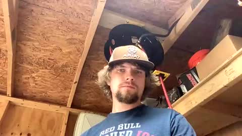 Snapshot of treeman817 chatting on June 3, 7:41 pm treeman817 online show from June 3, 7:41 pm