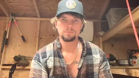 Snapshot of treeman817 chatting on June 17, 12:57 am treeman817 online show from June 17, 12:57 am
