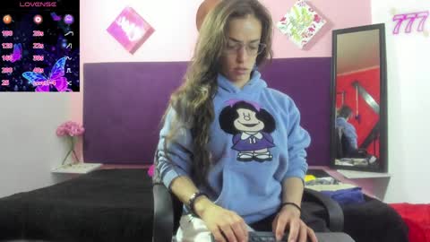 Snapshot of treisy_666 chatting on April 2, 12:03 pm Treisy online show from April 2, 12:03 pm