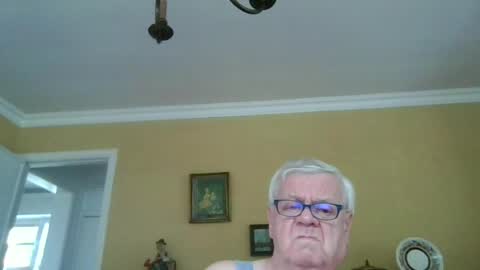 Snapshot of trekbeestje1 chatting on June 23, 6:44 am trekbeestje online show from June 23, 6:44 am