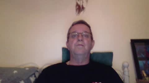 Fe-fi-fo-fum online show from October 15, 7:41 am