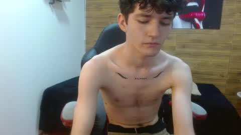 Snapshot of trevor_mob chatting on May 27, 8:17 pm trevor_mob online show from May 27, 8:17 pm