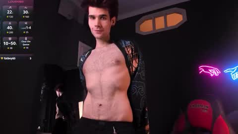 Snapshot of trevor_thomson chatting on February 23, 4:37 pm Trevor online show from February 23, 4:37 pm