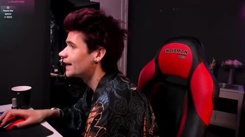 Snapshot of trevor_thomson chatting on February 24, 10:46 am Trevor online show from February 24, 10:46 am