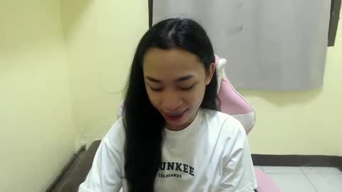 tricia_slut online show from March 2, 5:12 am