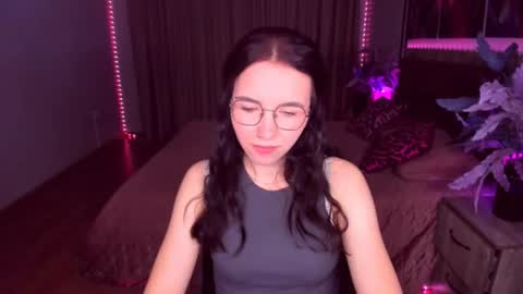 TriciaDaisy online show from June 20, 4:59 am