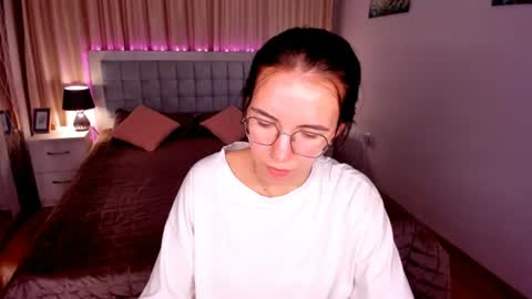 TriciaDaisy online show from July 11, 4:37 am