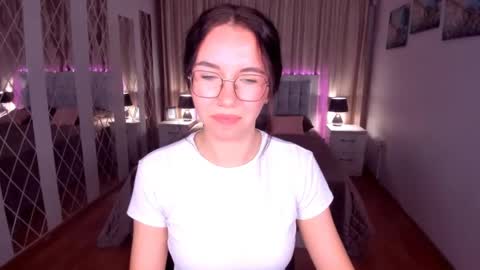 TriciaDaisy online show from July 18, 3:22 am