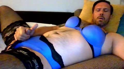 triciawu22 online show from September 15, 3:06 am