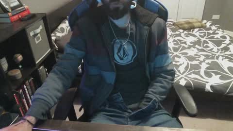 Snapshot of trickedink420 chatting on December 6, 7:10 am J online show from December 6, 7:10 am