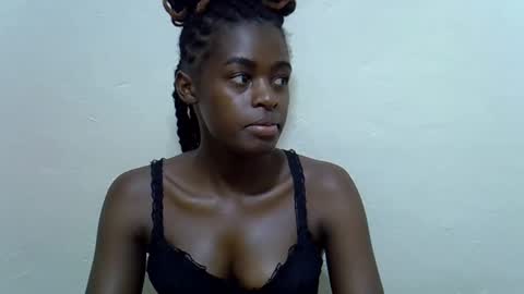 Snapshot of trickle_star chatting on February 25, 2:27 pm Asteric online show from February 25, 2:27 pm