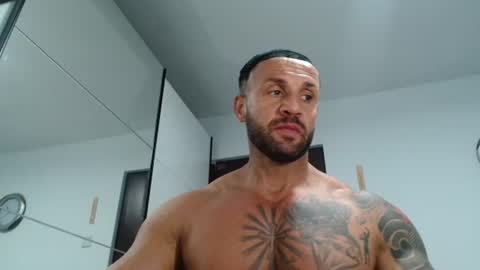 Snapshot of tridentmuscles chatting on May 2, 10:20 am tridentmuscles online show from May 2, 10:20 am