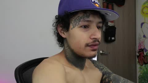 - trieone online show from February 8, 3:04 pm