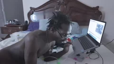 triggerhappycj1 online show from June 14, 10:28 am