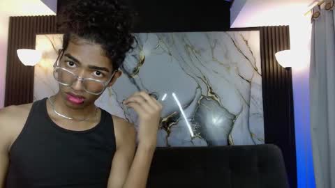 Snapshot of triiangel_latinboy chatting on April 12, 12:26 am Johan online show from April 12, 12:26 am