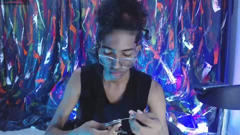 Snapshot of triiangel_latinboy chatting on May 29, 12:47 pm Johan online show from May 29, 12:47 pm