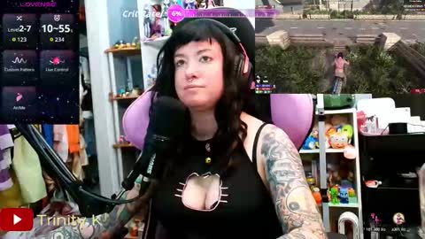 Snapshot of trinitykatze chatting on February 20, 6:08 pm Trin Kat pet online show from February 20, 6:08 pm