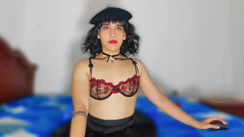 Snapshot of trinydoll chatting on May 2, 2:33 pm Triny online show from May 2, 2:33 pm