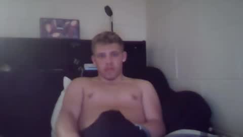 Snapshot of tripp_redmoore chatting on April 24, 2:19 pm Tripp Redmoore online show from April 24, 2:19 pm