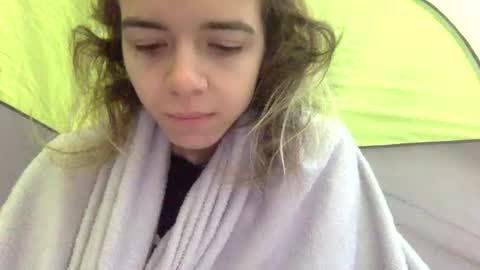 Snapshot of trippybb222 chatting on October 9, 1:31 pm trippybb222 online show from October 9, 1:31 pm