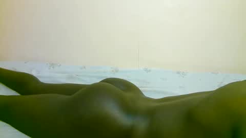 Tris6 online show from December 13, 8:04 pm