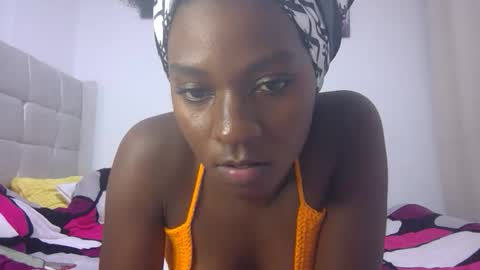 Snapshot of trishaelliee chatting on April 29, 8:37 pm trishaelliee online show from April 29, 8:37 pm