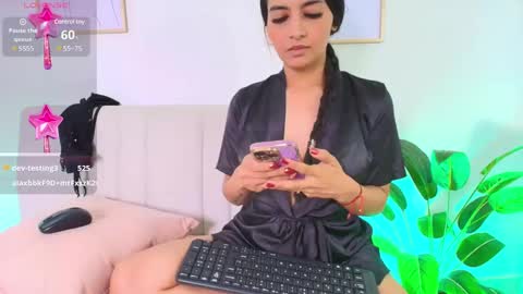 Trissha online show from January 20, 4:45 pm