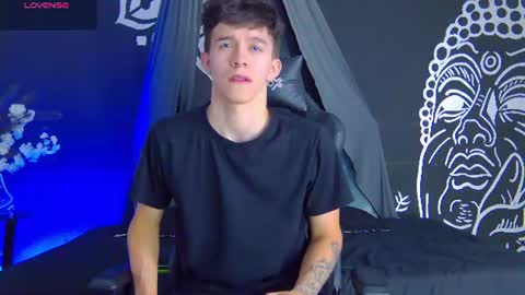 Snapshot of trisstan_kane chatting on June 12, 12:04 pm trisstan_kane online show from June 12, 12:04 pm