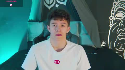Snapshot of trisstan_kane chatting on June 20, 11:46 am trisstan_kane online show from June 20, 11:46 am
