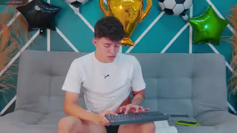 Snapshot of trisstan_kane chatting on July 23, 12:25 pm trisstan_kane online show from July 23, 12:25 pm