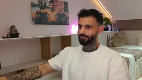 Snapshot of tristangreyaura chatting on February 15, 7:05 am Trystan Grey online show from February 15, 7:05 am