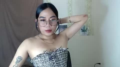 trixie_foxslut online show from November 17, 8:31 am
