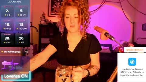 Trixie Divine online show from March 5, 1:12 am