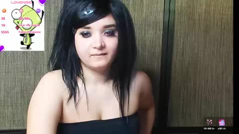 trixiedoescamcam online show from February 5, 10:33 pm