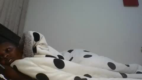 Snapshot of trizzer2030 chatting on November 19, 8:09 pm trizzer2030 online show from November 19, 8:09 pm