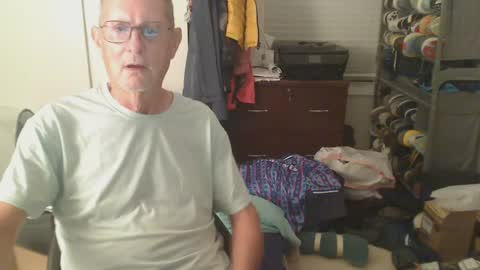 Snapshot of troffer1020 chatting on July 10, 1:21 am Troffer online show from July 10, 1:21 am