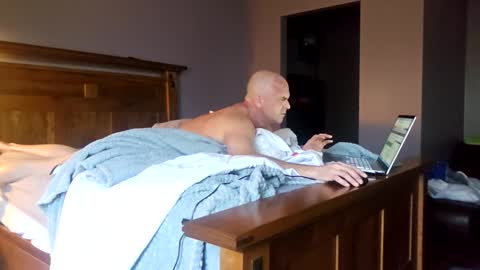 trojanswingers online show from December 15, 6:12 pm